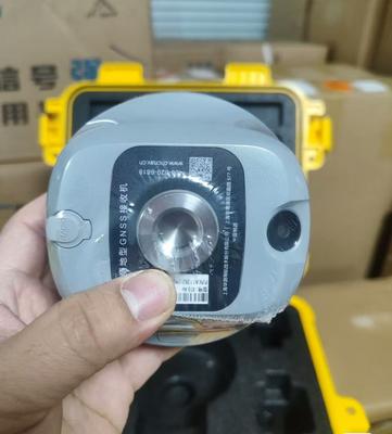 CHCNAV I76/X13 GNSS receiver  Professional WAAS/EGNOS/MSAS Compatible GPS Receiver with 226 Channels