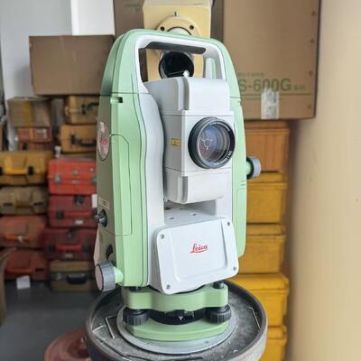 Leica TS03 Total Station with 1000m Non Prism Distance, 5'' Accuracy, and 30X Magnification for Precise Surveying