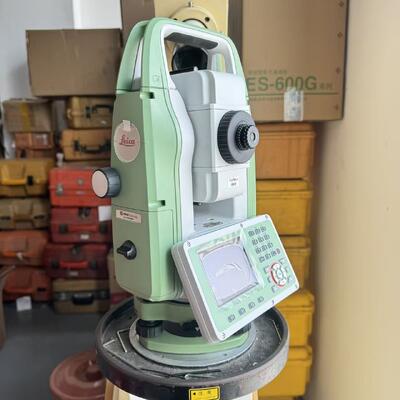 Leica TS03 Total Station with 1'' Minimum Display 30X Magnification and 1000m Non Prism Distance for Precision Surveying