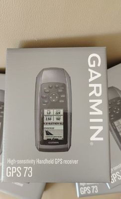 Garmin 73 GPS-Handgriff-Navigator mit 4 Ebenen Grau-LCD-Display und 50 Navigationswegen