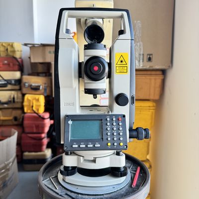 South Brand Elektronischer Digital-Theodolit NT-023 LCD-Display Elektronischer Digital-Theodolit -20C 45C Wiederaufladbarer Akku Hohe Präzision für Baustelle