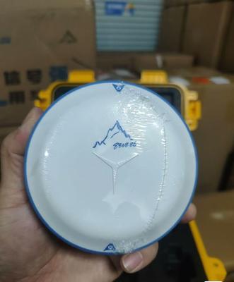 CHCNAV I76/X13 GNSS-Empfänger  Hochempfindlicher RTK GNSS-Empfänger mit L-Band QZSS L1C und externer Stromversorgung 9,0-27,0 V DC