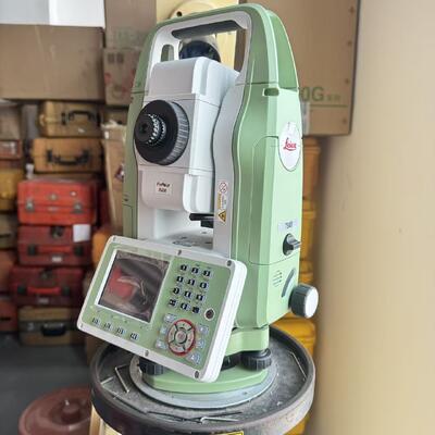 Leica TS03 Totalstation Reflektorlose Totalstation mit 1G Massenspeicher und automatischem Kompensator ±3 Bogenminuten für präzise Vermessung