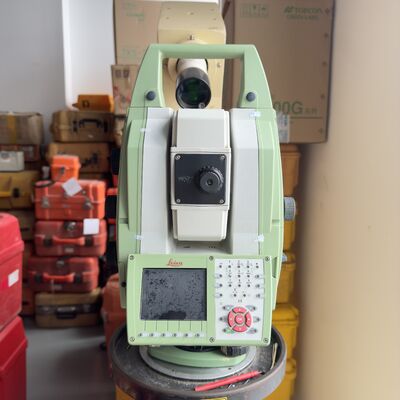 Verwendet Leica Total Station TM50 mit 1 